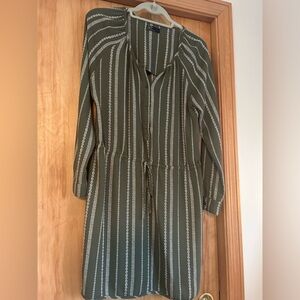 EUC Gap Medium Green Long Sleeve Dress